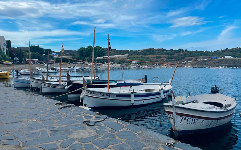 Barcas de pescadores en Cadaqués, Costa Brava